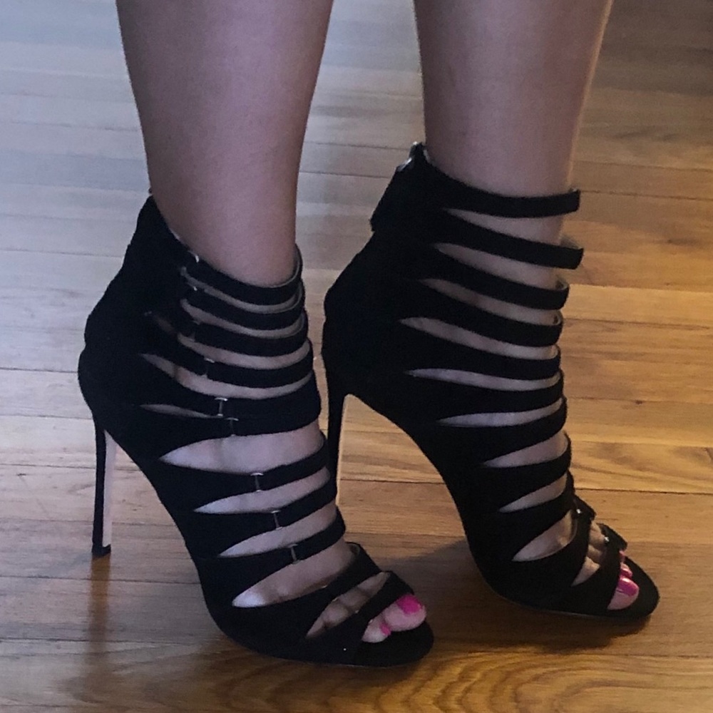 NWOT beautiful Pour La Victoire heels